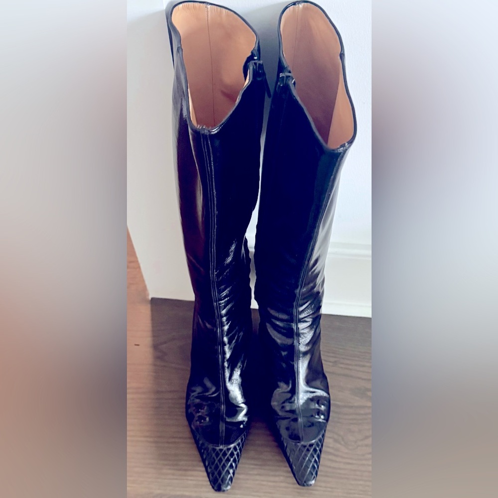 L’Autre Chose - made in Italy, Chanel style, Black Patent Boots.